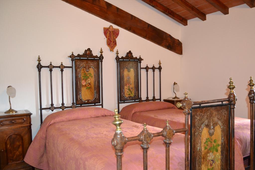 Fattoria Di Belvedere Poppi Pokoj fotografie